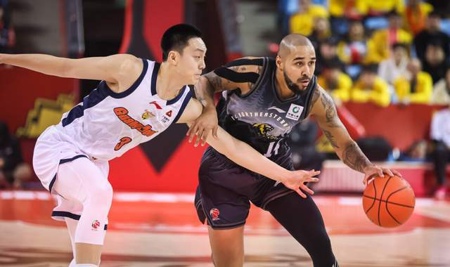 乐鱼体育-CCTV5直播!广东VS吉林拒绝爆冷,胡明轩渐入佳境,杜锋力保榜首